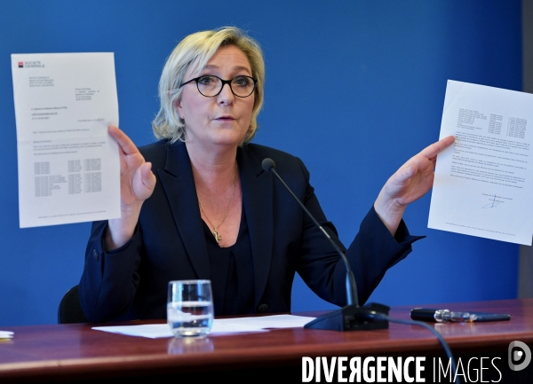 Marine Le Pen dénonce une fatwa bancaire