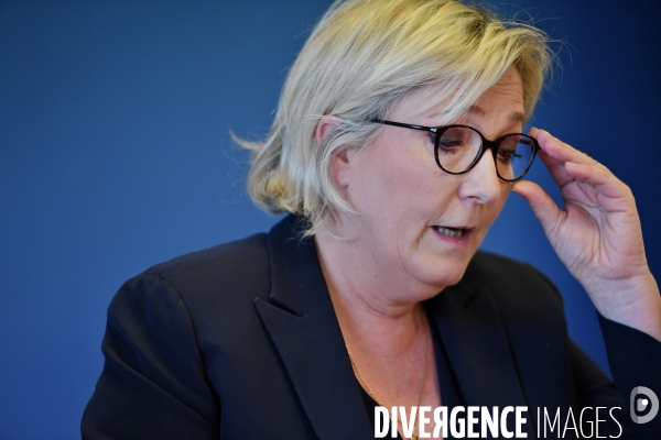 Marine Le Pen dénonce une fatwa bancaire