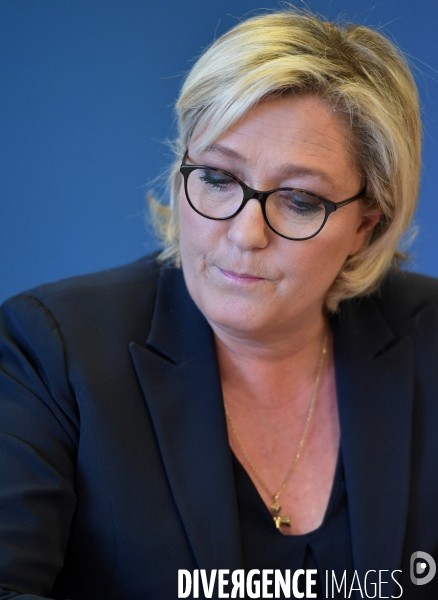 Marine Le Pen dénonce une fatwa bancaire