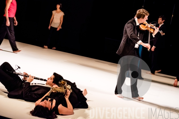 Initio / Tatiana Julien / Pedro Garcia-Velasquez
