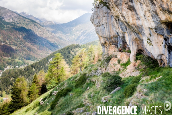 En transhumance avec un berger et ses brebis brigasques