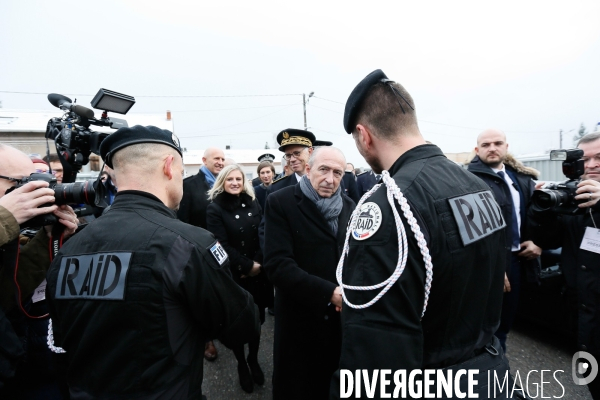 Visite de Gérard Collomb, Ministre de l Intérieur dans les locaux du RAID