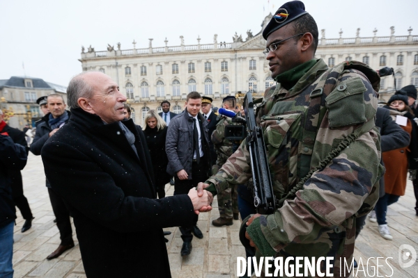 Visite de Gérard Collomb, Ministre de l Intérieur dans les locaux du RAID