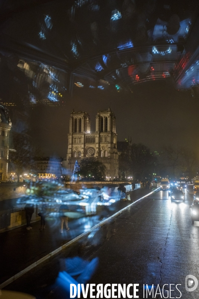 Dîner dans le Bustronome