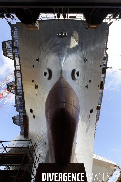 TOULON : Refonte du Porte-Avions CHARLES de GAULLE.