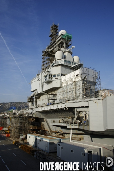 TOULON : Refonte du Porte-Avions CHARLES de GAULLE.