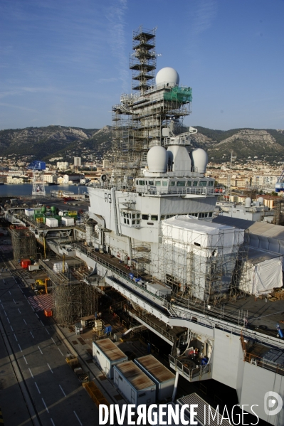 TOULON : Refonte du Porte-Avions CHARLES de GAULLE.