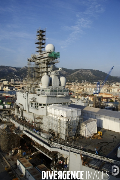 TOULON : Refonte du Porte-Avions CHARLES de GAULLE.