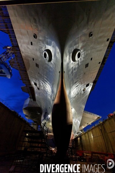 TOULON : Refonte du Porte-Avions CHARLES de GAULLE.