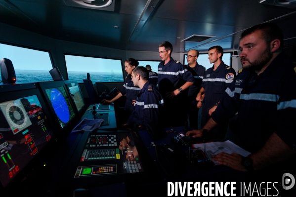 TOULON : Refonte du Porte-Avions CHARLES de GAULLE.