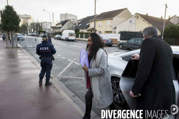 Laura Flessel visite une piscine