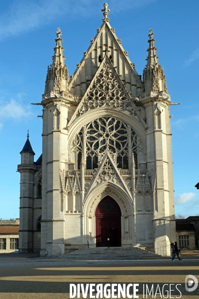 Apres 15 ans de travaux, la Sainte - Chapelle de Vincennes est restauree