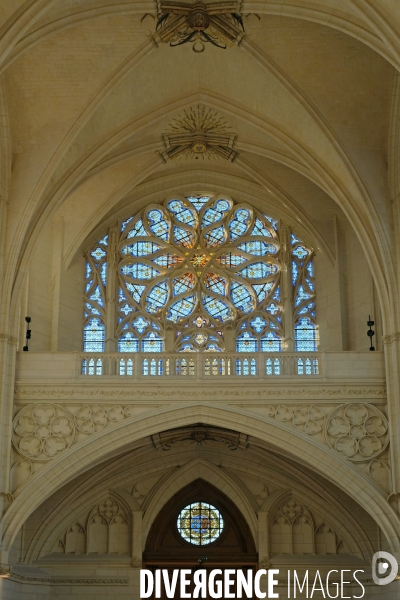 Apres 15 ans de travaux, la Sainte - Chapelle de Vincennes est restauree