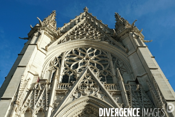 Apres 15 ans de travaux, la Sainte - Chapelle de Vincennes est restauree