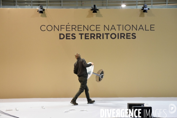 Edouard Phillipe, plan numérique et Conférence des territoires