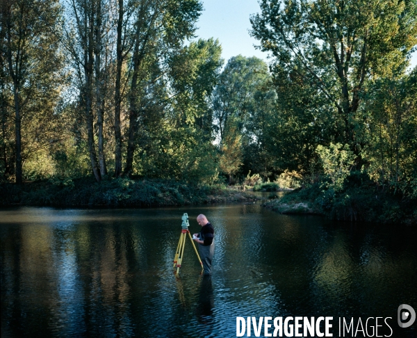 Relevé topographique d un pont moyenageux  sur la Loire.