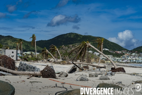 Littoral détruit après le passage de l ouragan Irma