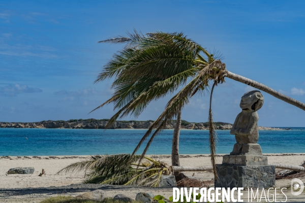 Littoral détruit après le passage de l ouragan Irma