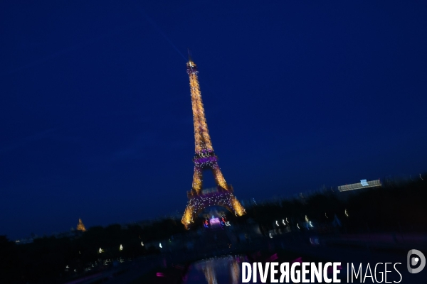 Tour Eiffel. Feu d artifice du 14 juillet