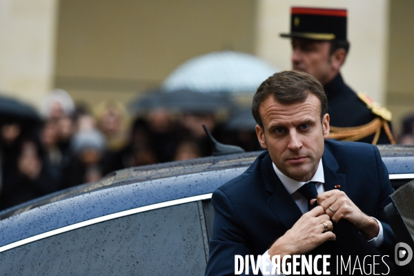 Emmanuel Macron. Prise d armes  aux Invalides