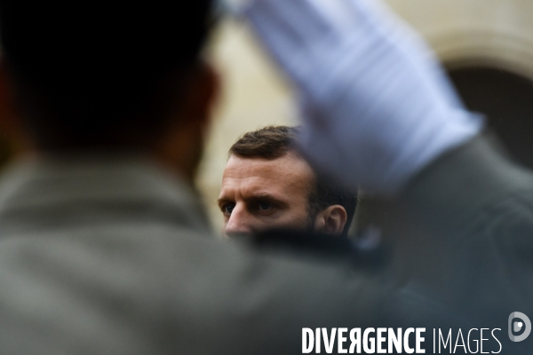 Emmanuel Macron. Prise d armes  aux Invalides
