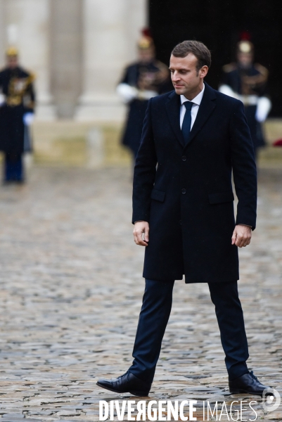 Emmanuel Macron. Prise d armes  aux Invalides