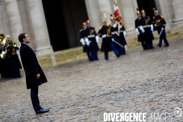 Emmanuel Macron. Prise d armes  aux Invalides