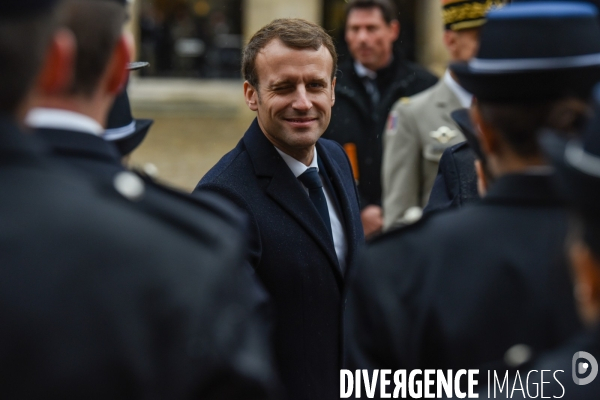 Emmanuel Macron. Prise d armes  aux Invalides