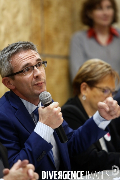 Conference de presse des presidents des conseils departementaux de petite et grande couronne d ILE de FRANCE contre le projet du GRAND PARIS.