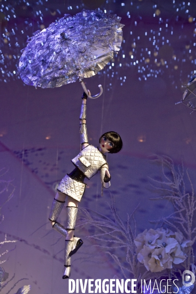 Karl lagerfeld inaugure les vitrines de noel du printemps