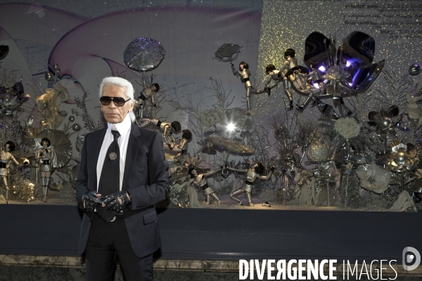 Karl lagerfeld inaugure les vitrines de noel du printemps