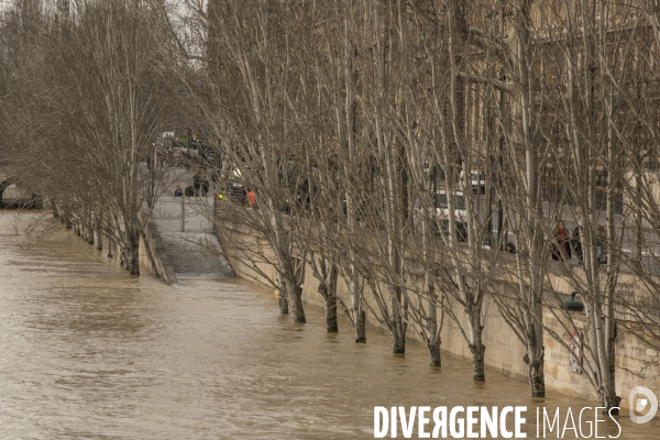 La seine en crue a paris