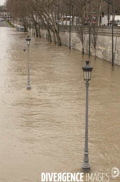 La seine en crue a paris