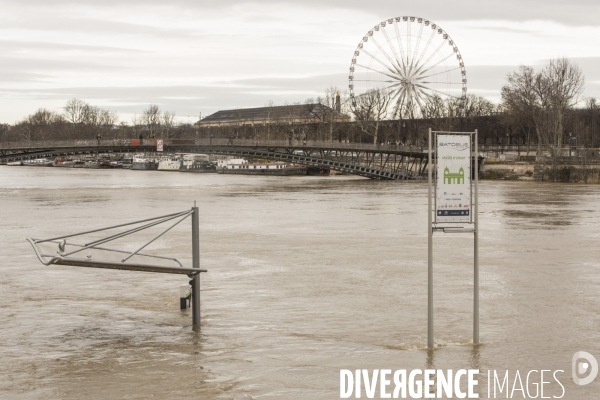 La seine en crue a paris