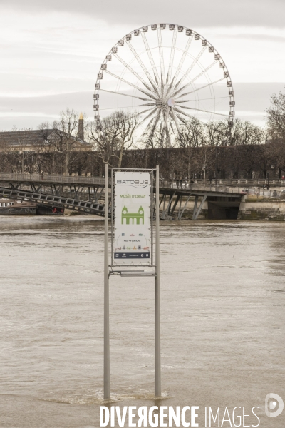 La seine en crue a paris