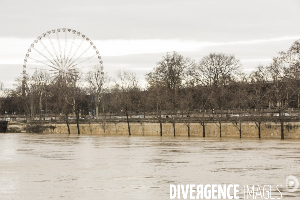 La seine en crue a paris