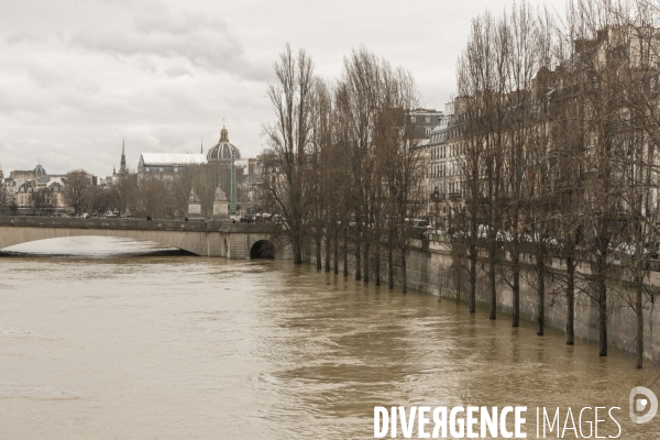 La seine en crue a paris