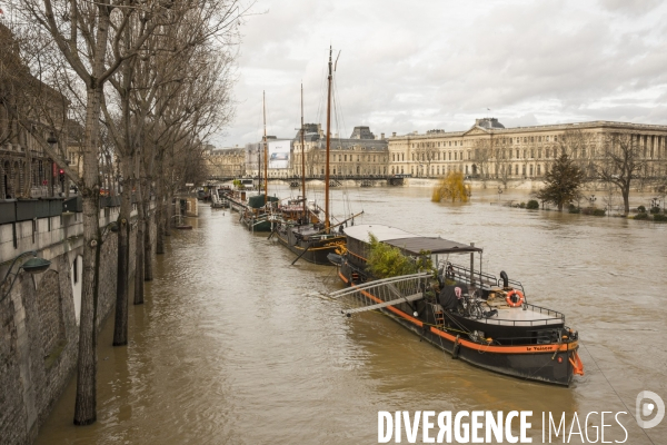 La seine en crue a paris