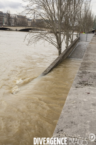 La seine en crue a paris