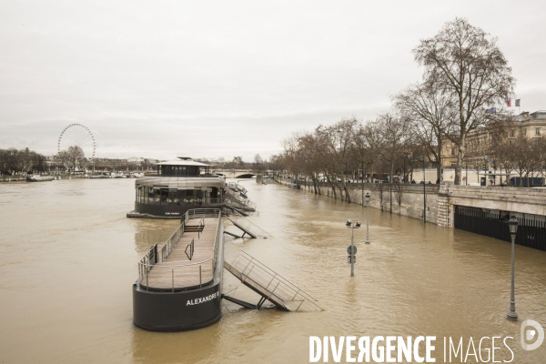 La seine en crue a paris