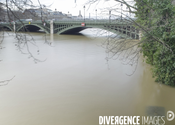 Une évocation de la crue de la Seine à Paris, janvier 2018.