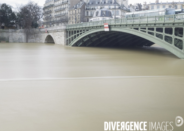 Une évocation de la crue de la Seine à Paris, janvier 2018.