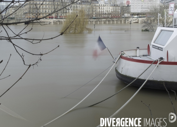 Une évocation de la crue de la Seine à Paris, janvier 2018.