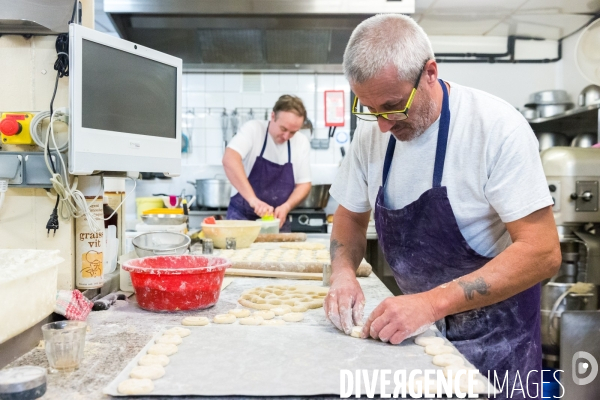 Les artisans pâtissiers de la rousquille