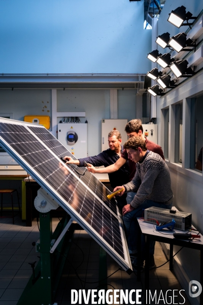 Le campus des métiers de l aéronautique au lycée de St-Nazaire