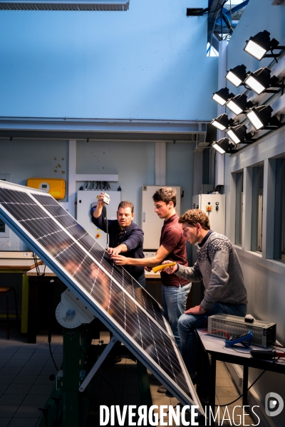 Le campus des métiers de l aéronautique au lycée de St-Nazaire