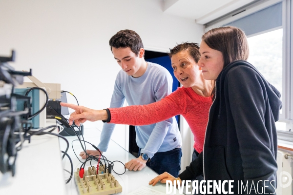 Le campus des métiers de l aéronautique au lycée de St-Nazaire