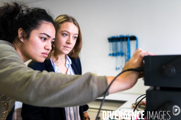 Le campus des métiers de l aéronautique au lycée de St-Nazaire