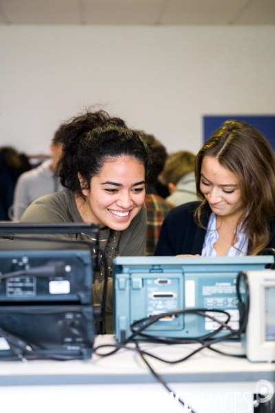 Le campus des métiers de l aéronautique au lycée de St-Nazaire