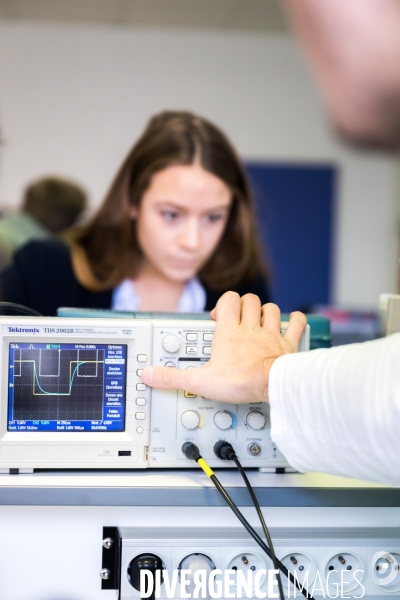 Le campus des métiers de l aéronautique au lycée de St-Nazaire